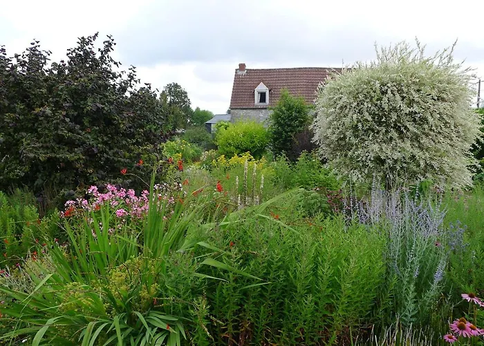 La Ferme Aux Oiseaux Homestay *