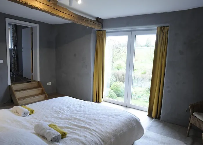 La Ferme Aux Oiseaux Homestay Beaumont