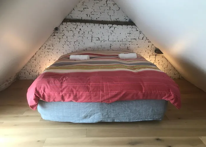 La Ferme Aux Oiseaux Homestay *